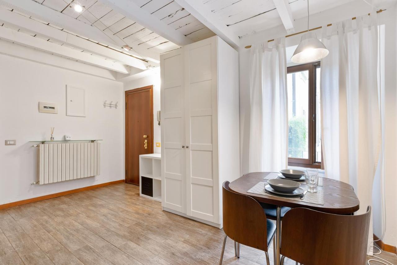 Appartamento Joivy Beautiful For 2 Near Sempione Park