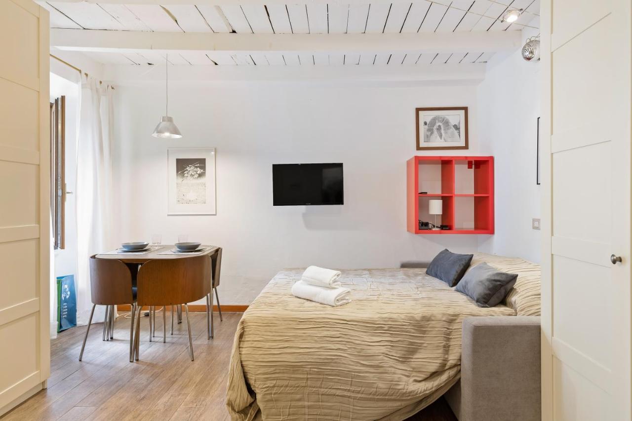 Appartamento Joivy Beautiful For 2 Near Sempione Park Milano